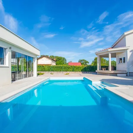 Neretva Villa *