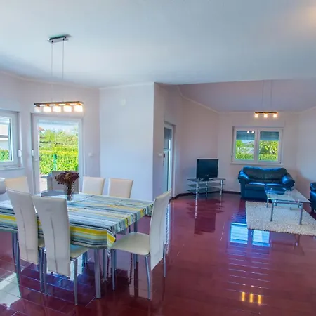 Neretva Villa *