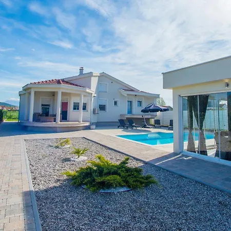 Neretva Villa